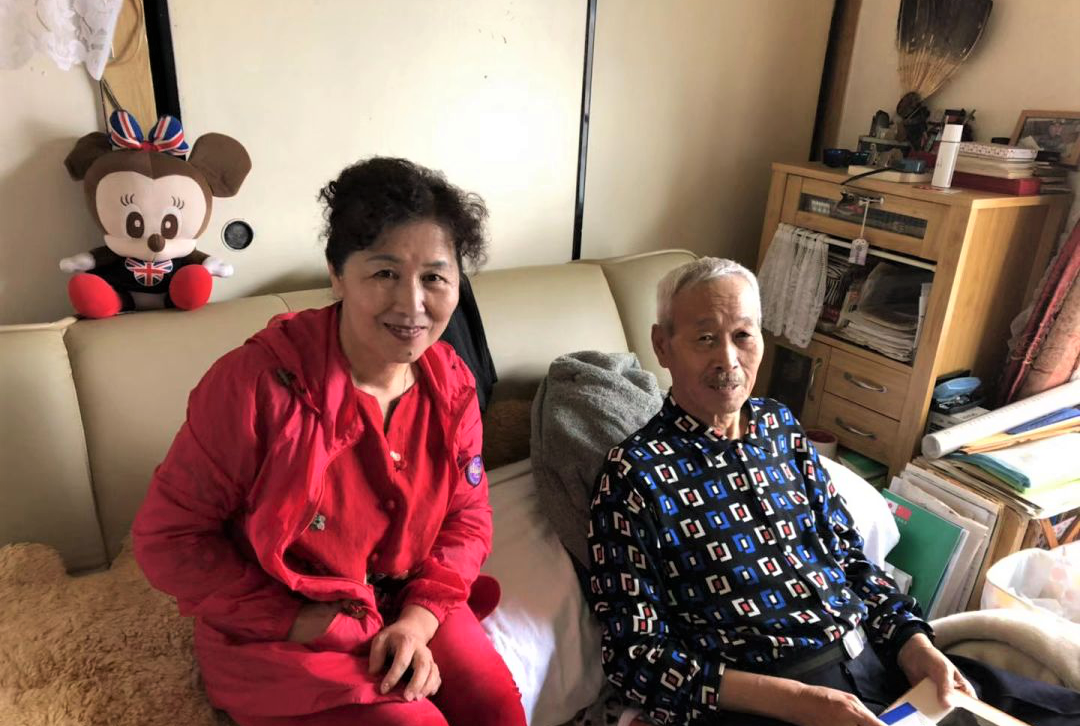 走访日本遗孤 忆往昔相处点滴