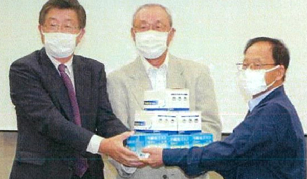 哈尔滨市日本遗孤养父母联谊会向日本捐赠口罩